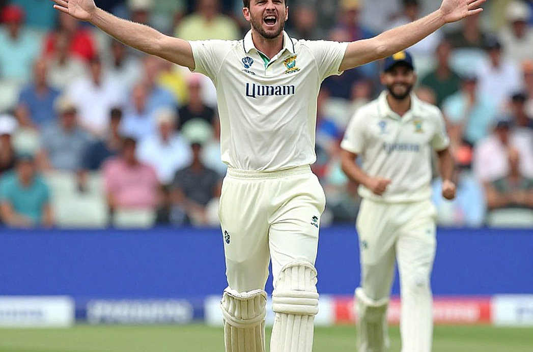 ৭২.২২ গড়ের আড়ালে: তাইয়াব আরিফের তৃতীয় শতক যেভাবে ডিক্লারেশনের অঙ্ক বদলে দিল