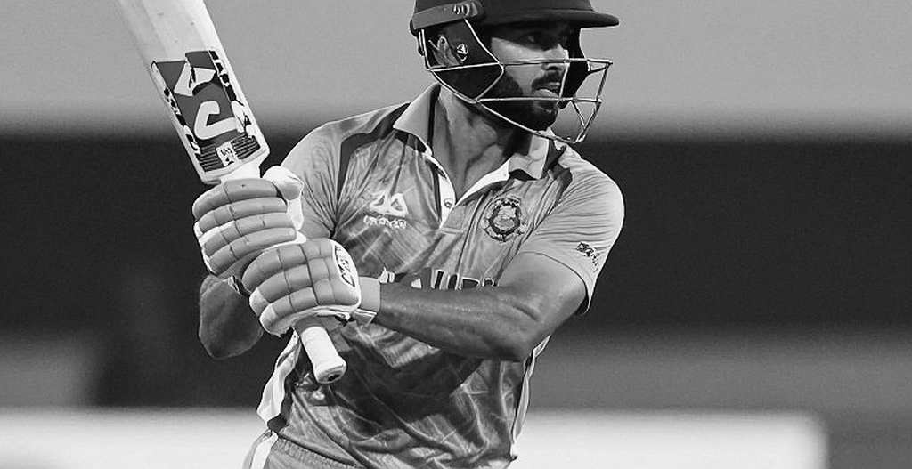 ১৬০-এ অলআউট: হৃদয়ের স্বীকারোক্তি দিয়ে শুরু হোক মিডল-অর্ডারের অডিট