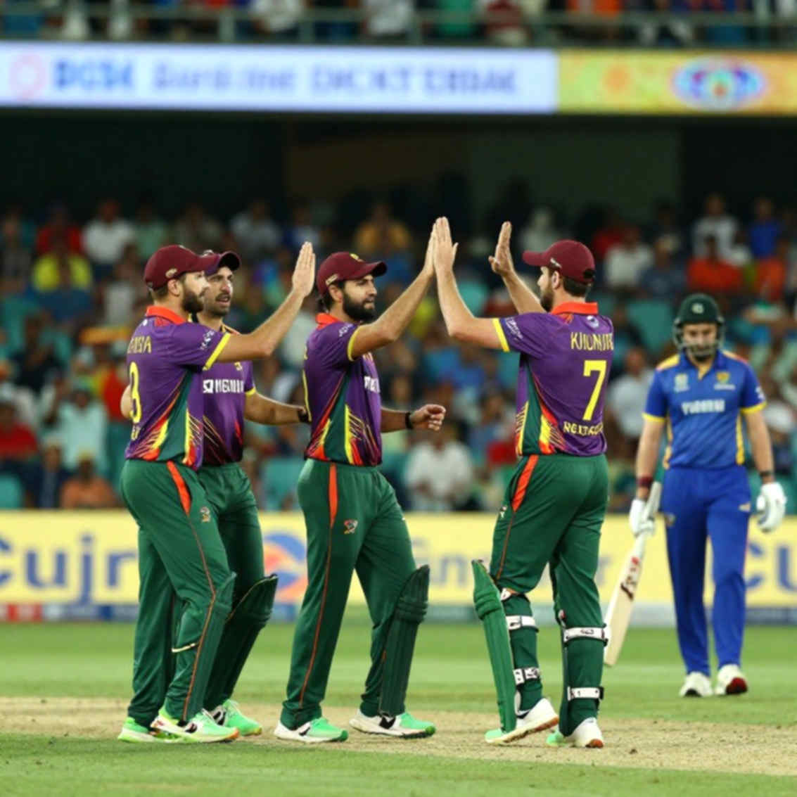 হাতে লেখা লেজার: ক্রিকেটের ট্রান্সফার উইন্ডো আর বাংলাদেশের অলিখিত খাতা