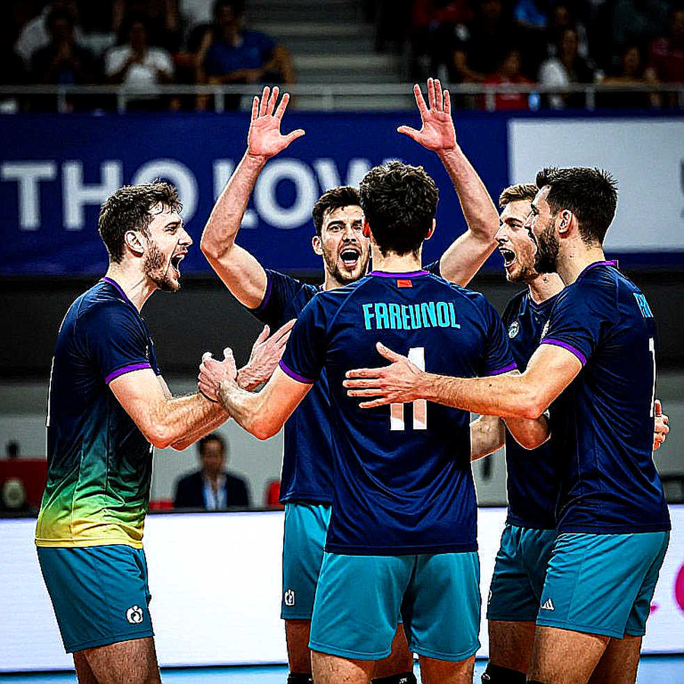 ট্রান্সফার উইন্ডোর কোলাহল, ব্লকচেইনের প্রতিশ্রুতি আর সংকেত চেনার শিল্প